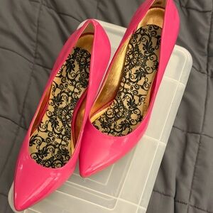 Vintage Y2K size 8 BCBG Pink Women's Pumps